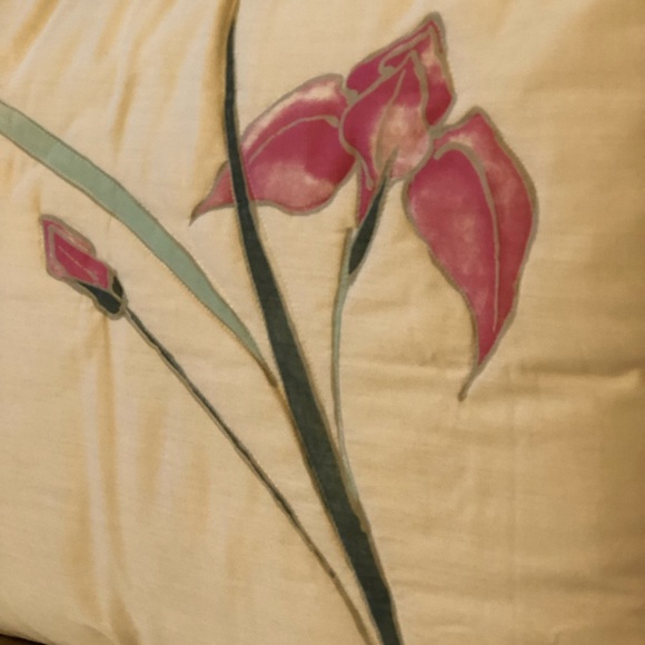 Two Vintage Queen Pillow Shams - Picture 1 of 7